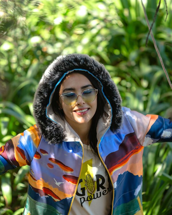 ABRIGO EXTRA LARGO IMPERMEABLE CON PAISAJE